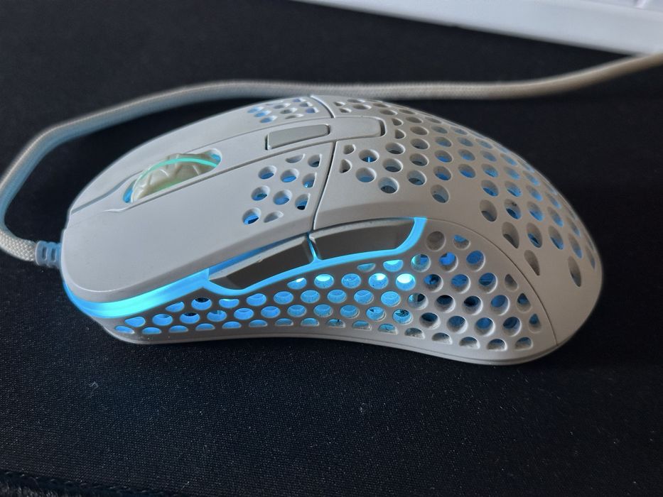 Rato XTRFY M4 rgb