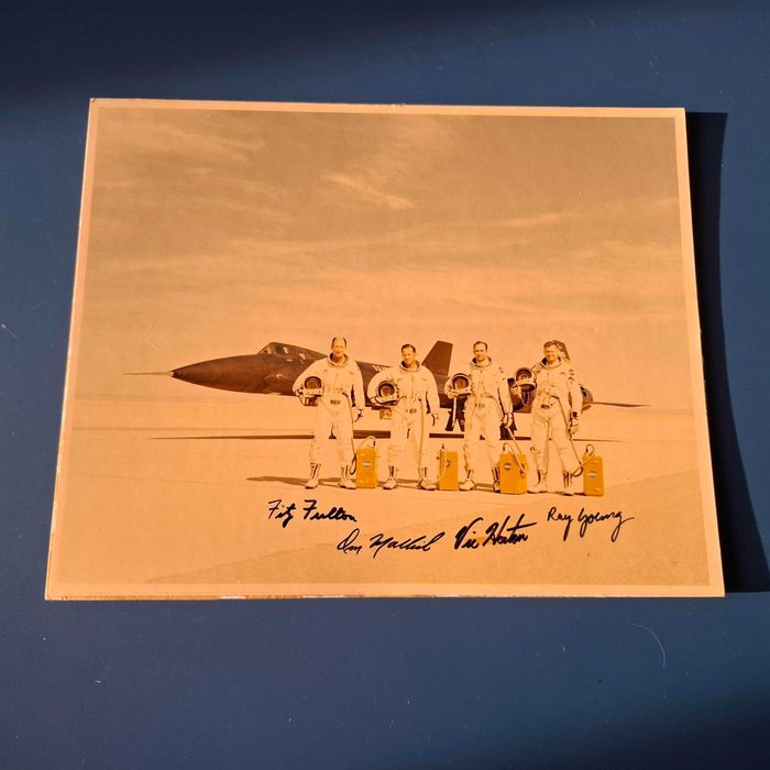NASA YF-12 1972 – zdjęcie z 4 autografami pilotów NASA