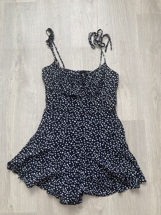 Сукня-комбінезон з шортами