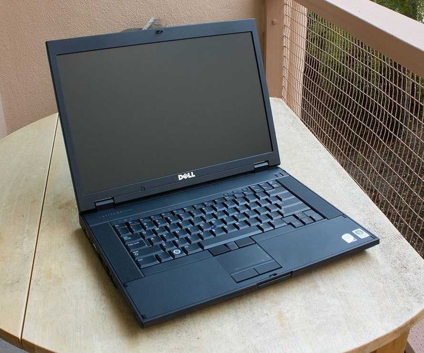 ноутбук Dell  для навчання / RAM 4 gb / Hdd 500 gb / батарея робоча