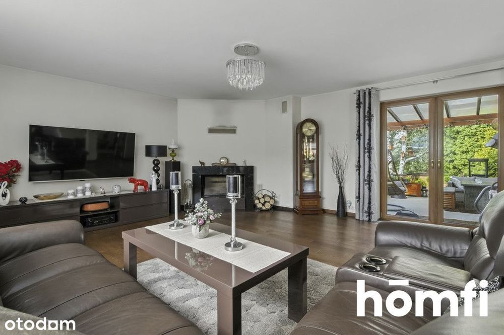 Wolnostojący dom z przestrzenią i wygodą