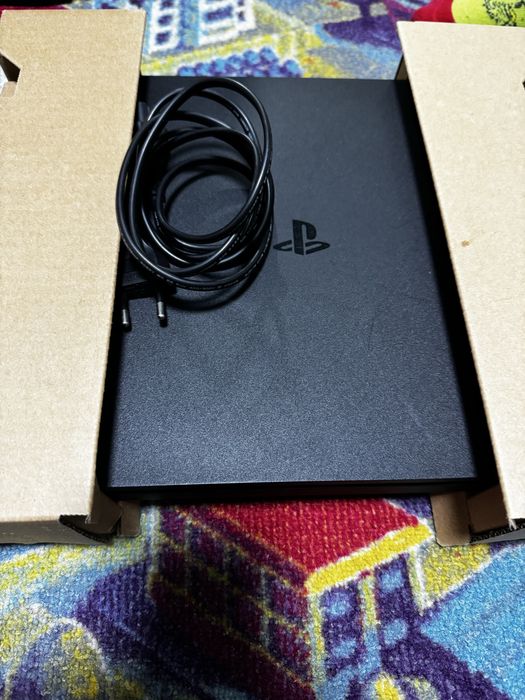 Продам сони плейстейшен 4