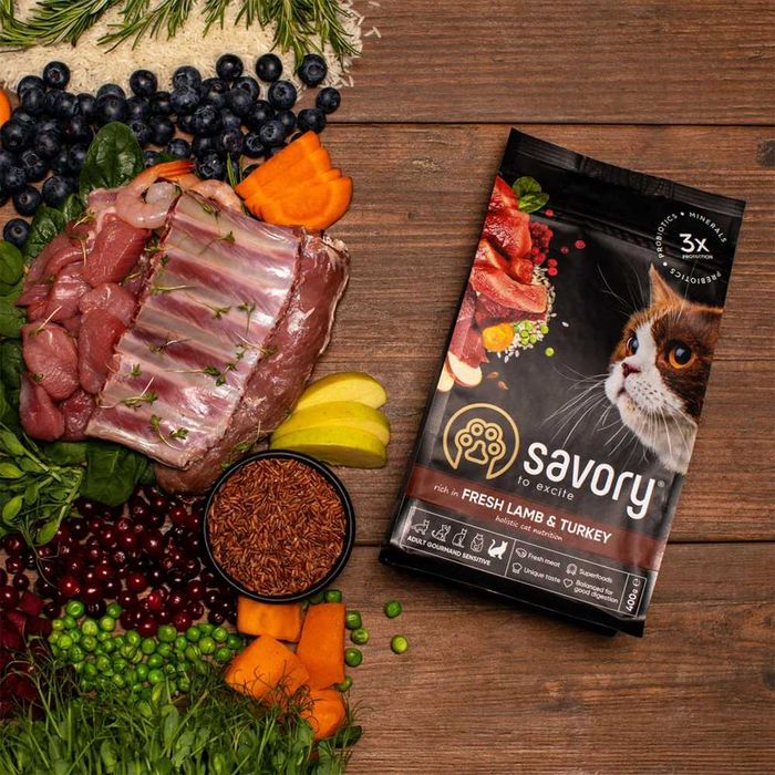 Сухий корм для котів "Savory" sensitive з ягням та індичкою 2кг