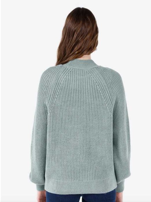 Светр весняний COLIN`S