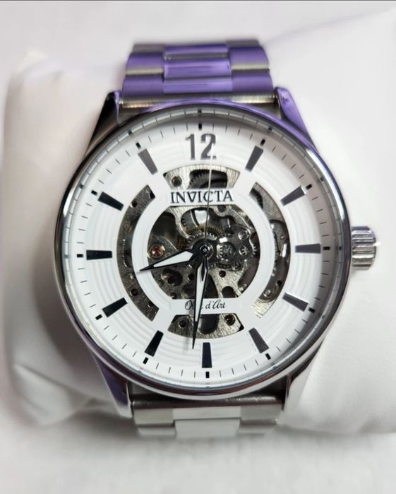 Invicta Objet D'Art годинник