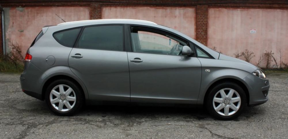 Wynajem aut wypozyczalnia samochodow przewoz osob bus 9 os