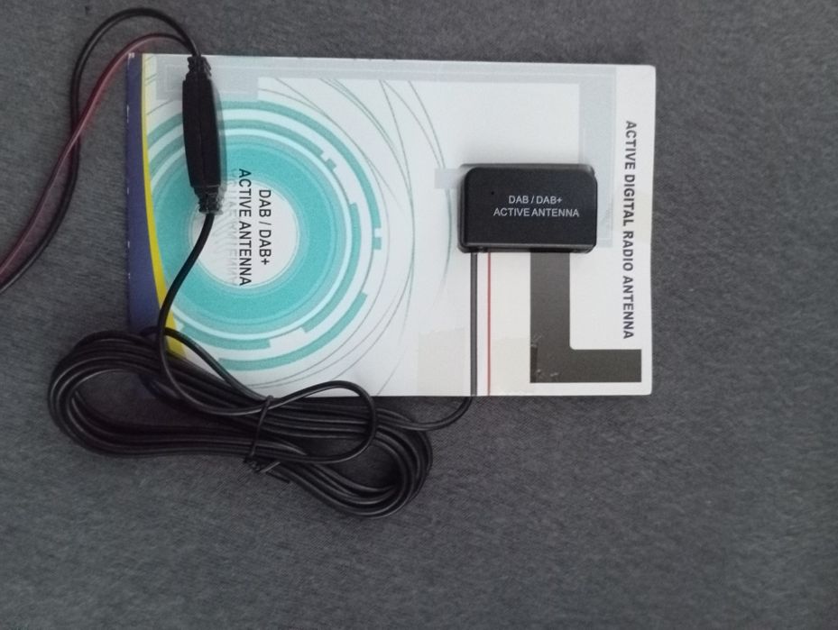 Antena samochodowa aktywna