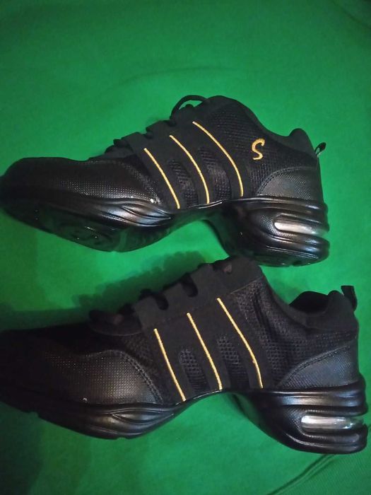 Сучасні жіночі джазовки для танців і фітнесу з м'якою підошвою