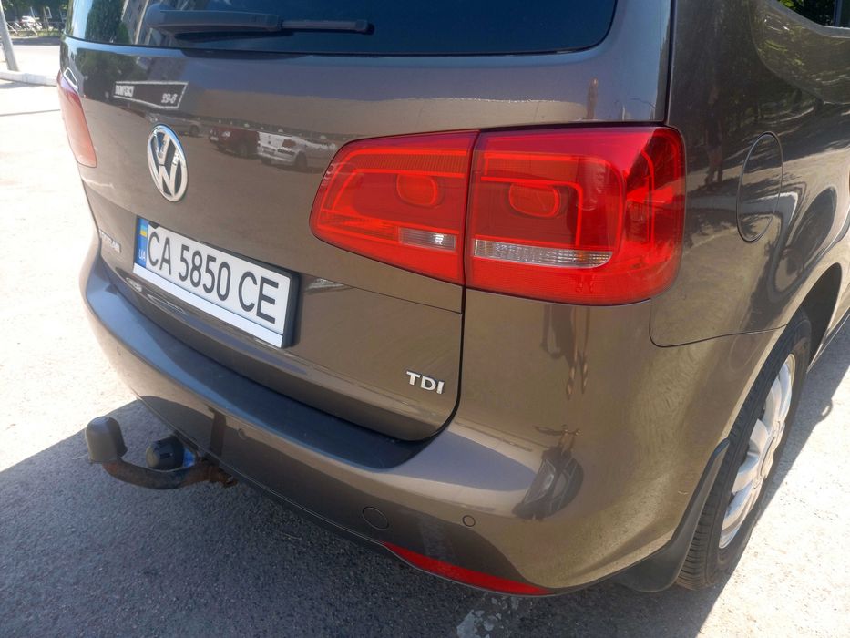 Volkswagen Touran 2011  2.0D AT (140 к.с.) Стан -Хороший.!