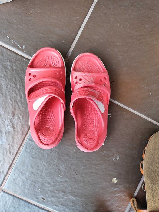 Sandały Crocs i Zara