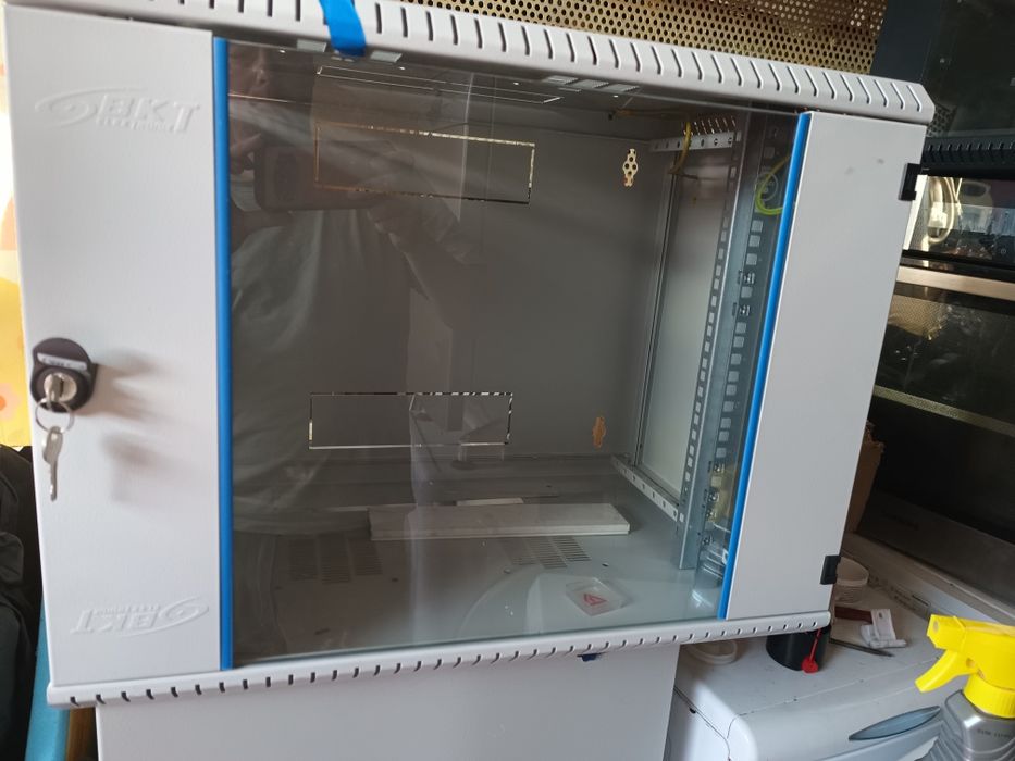 Szafa rackowa wisząca BKT Elektronik 19" (60x40x47 cm) z kluczykiem