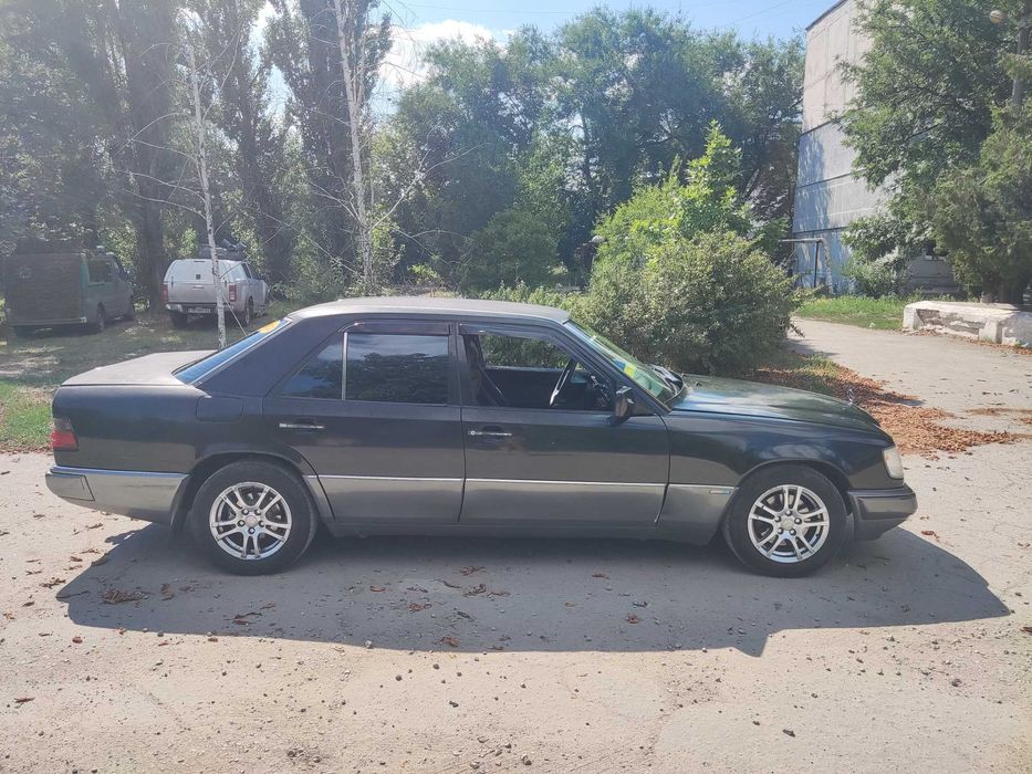 Продам Мерседес w124 рестайлинг