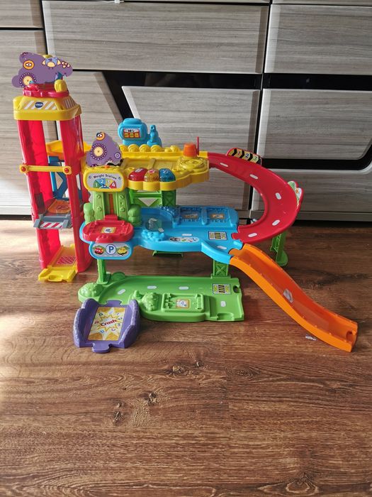Garaż interaktywny tutut vtech