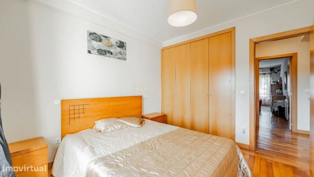 Apartamento T3 em Fradelos | 146 m² | Varanda c/ Churrasqueira