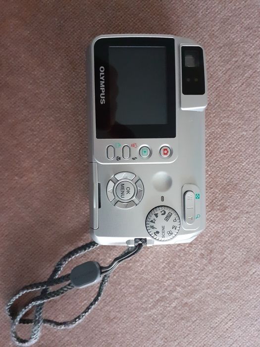 Olympus 5.0 Megapixel Camedia digital camera C-500 Zoom