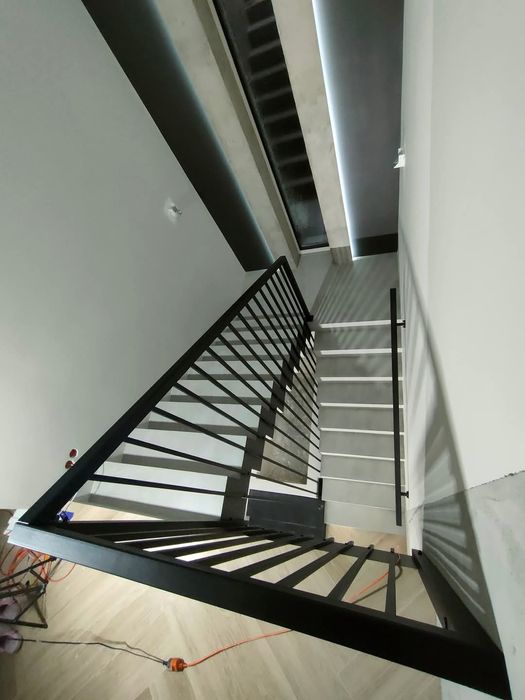 Balustrady wewnętrzne industrialne loft.