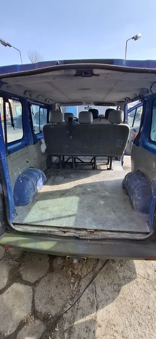 Opel Vivaro Renault Trafic diesel 9 osobowy hak zarejestrowany