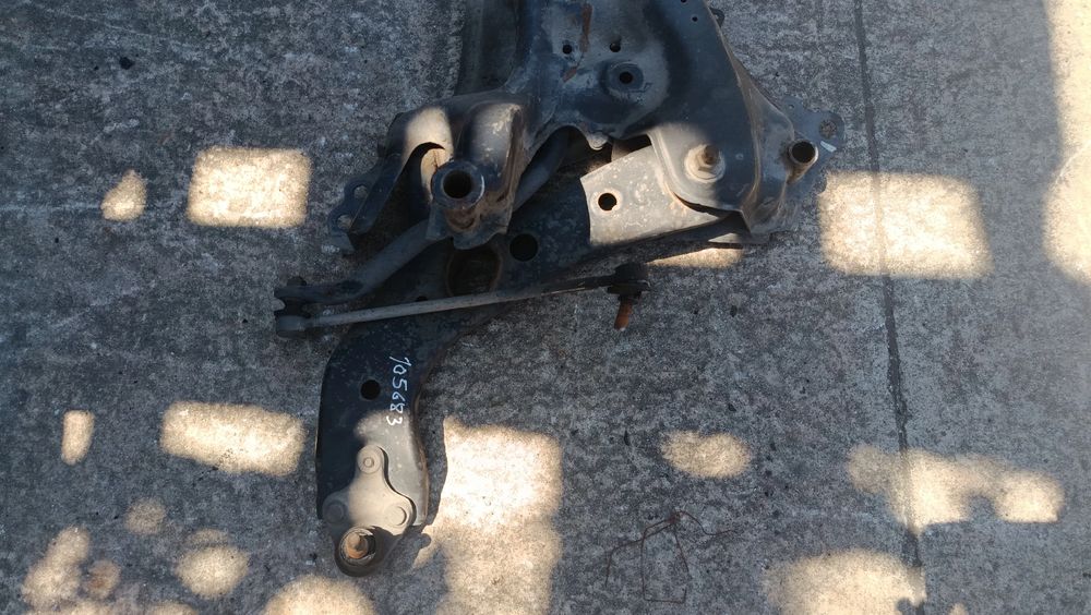Charriot frente TOYOTA RAV4 III (_A3_)
