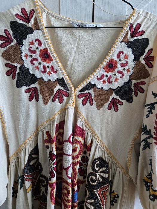 Літнє плаття Zara з вишивкою