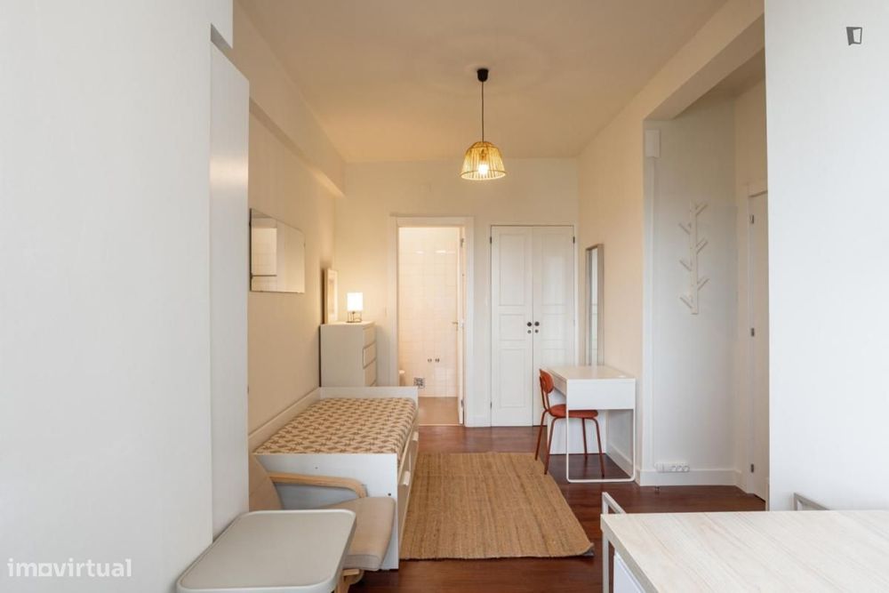 Estúdio - localizado em Restelo Lisbon