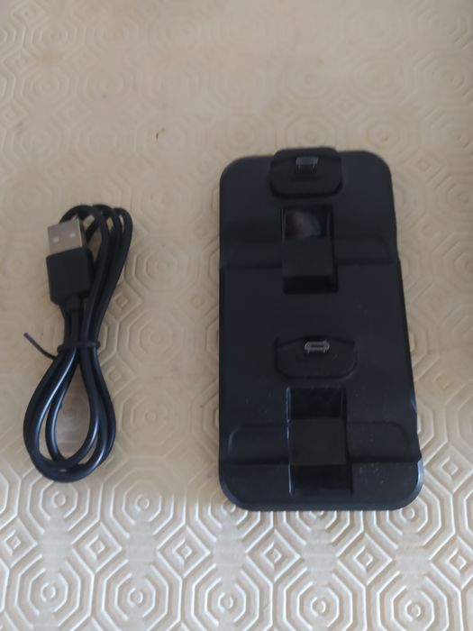 Dual USB charger PS4