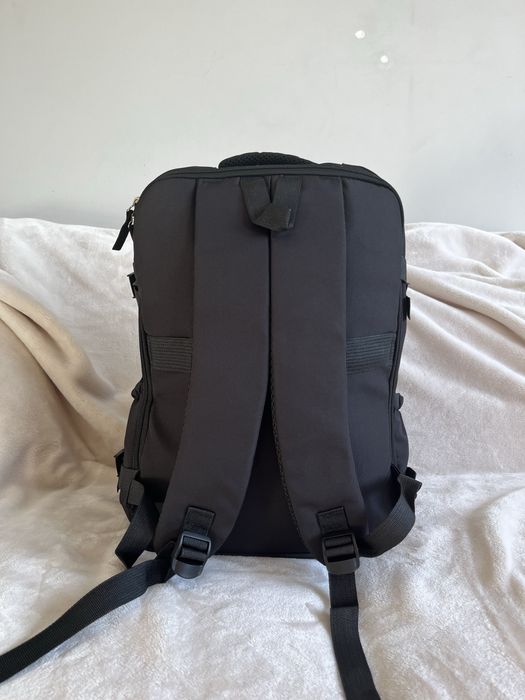 Nowy plecak podrozny 40x30x20cm