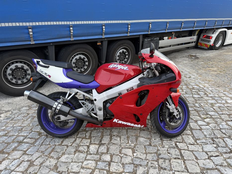 Kawasaki ZX7R 750 1996
