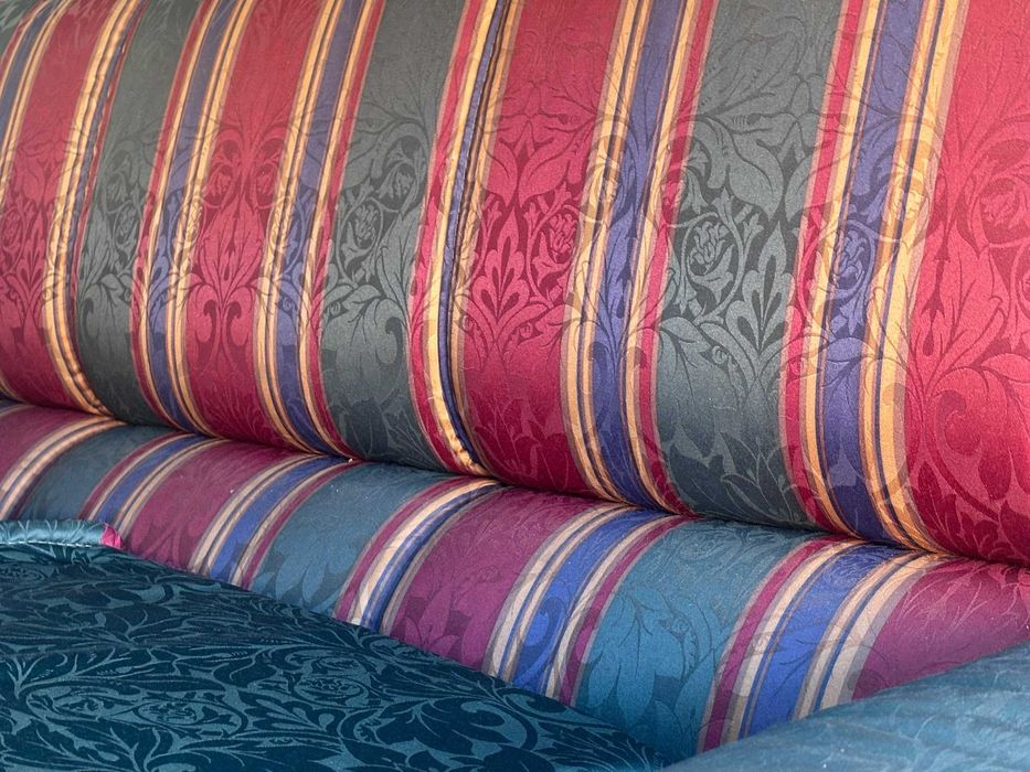 Sofá cama em tecido como novo