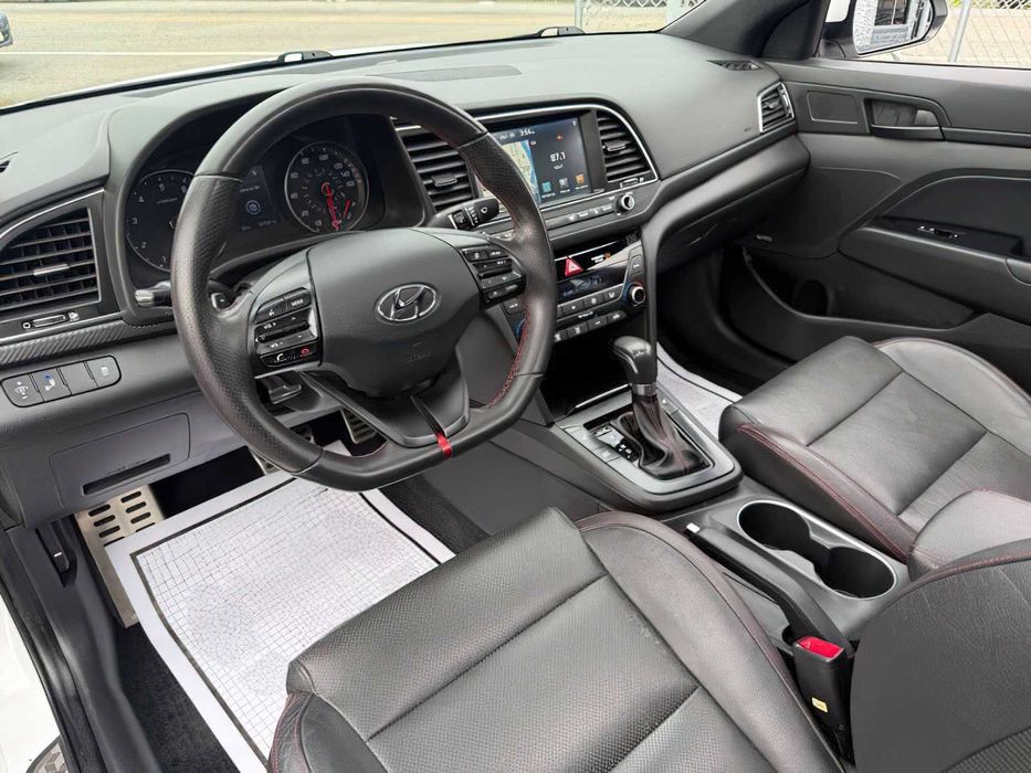 Hyundai Elantra Sport      2017