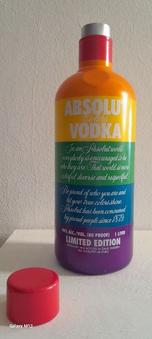 Caixa Absolut Vodca Limited edition