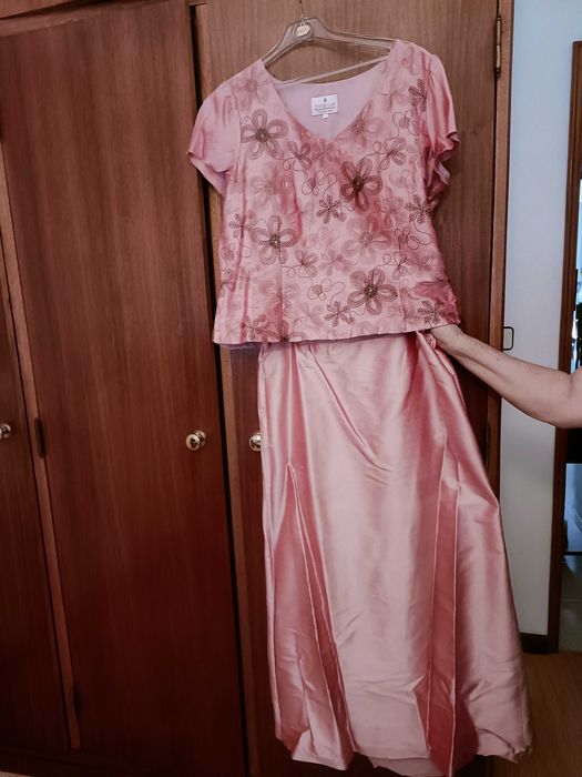 Sapatos T40+clutch+vestido T48
Vendo conjunto ou separado