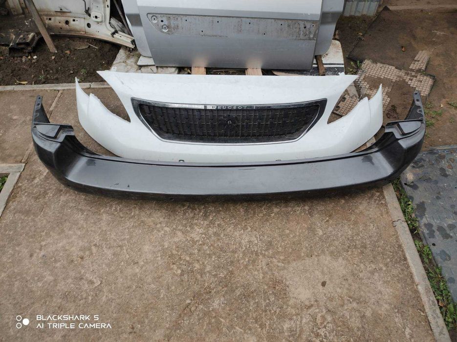 Задній бампер короткий  Пежо Експерт Травел з 2016