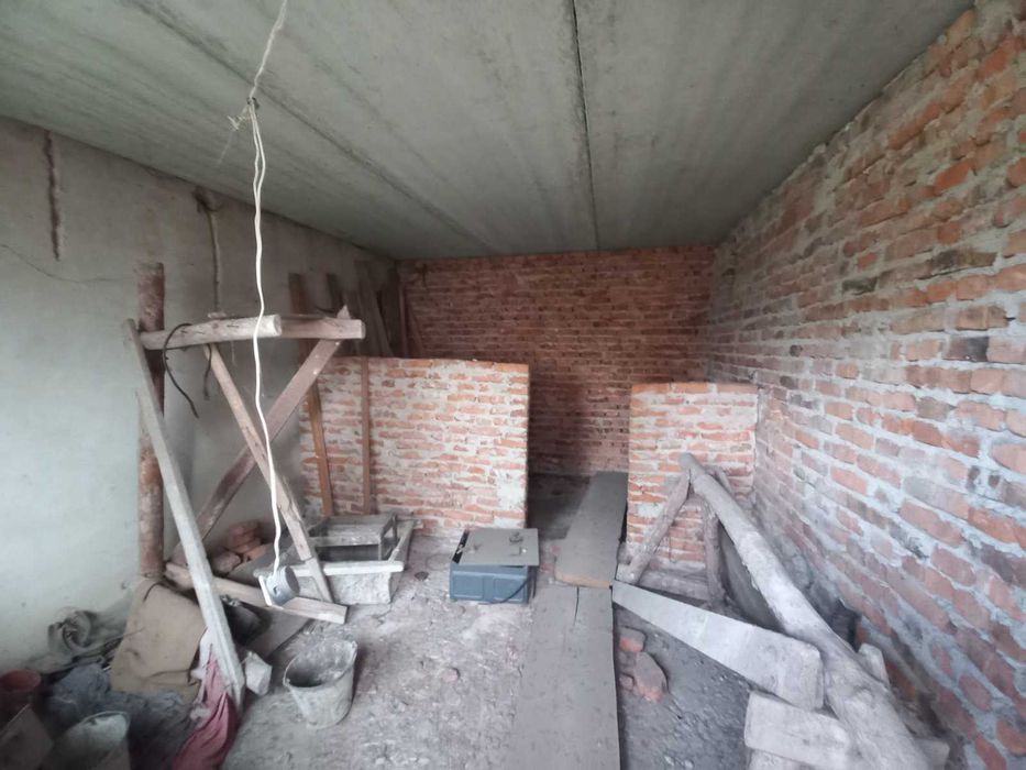 Будинок та земельна ділянка 6,1 сот., м. Кам'янка-Бузька