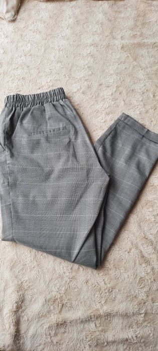 Spodnie chinosy na gumce House rozmiar S