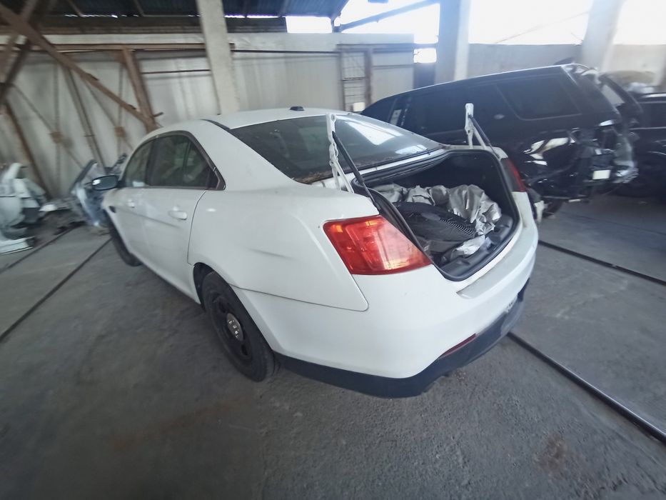 Двері Ford Taurus