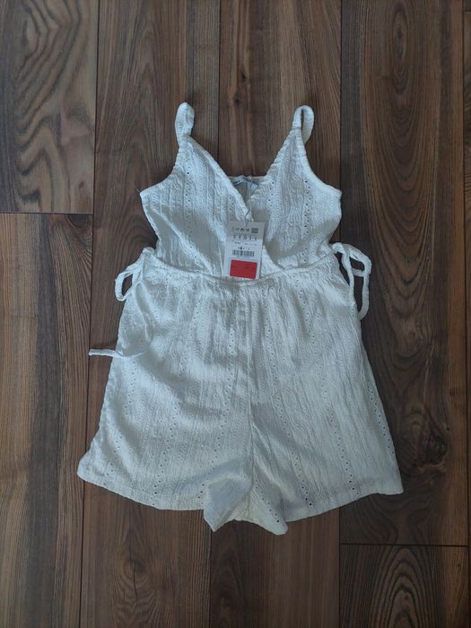 Biały kombinezon Pull&Bear