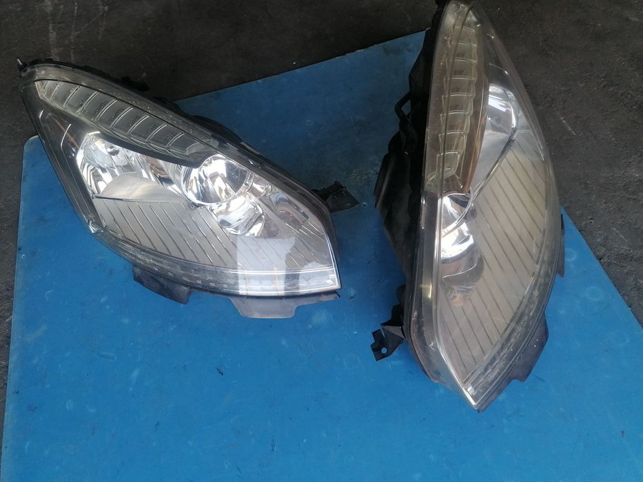 Ópticas ou faróis Citroën c4 picasso 2010 a 2012