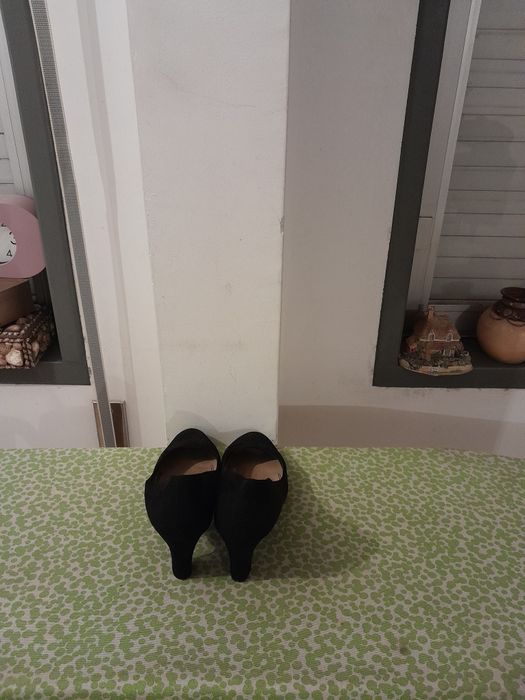 Vendo Sapatos de Senhora MARYPAZ muito bonitos como novos