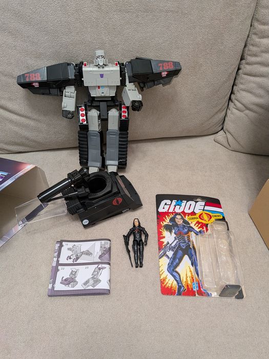 Kolekcjonerski zestaw Transformers Generations Collaborative: G.I. Joe Mash-Up – Megatron H.I.S.S. Tank & Baroness