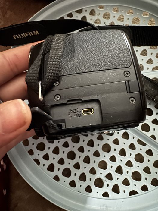 Фотоапарат: Fujifilm FinePix S1500.