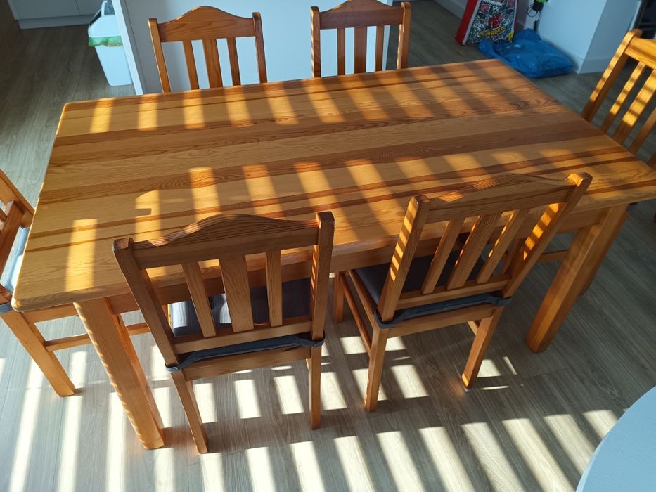 Stół z krzesłami (6 krzeseł)komplet