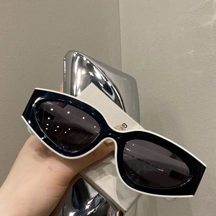 Сонцезахисні окуляри Chanel