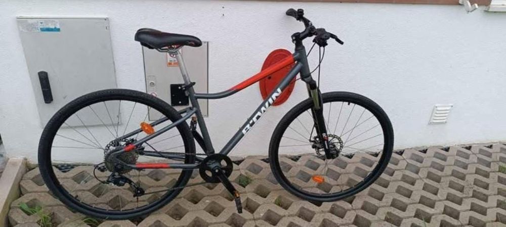 Bicicleta Híbrida BTWIN Riverside 500 (Tamanho M) + Acessórios