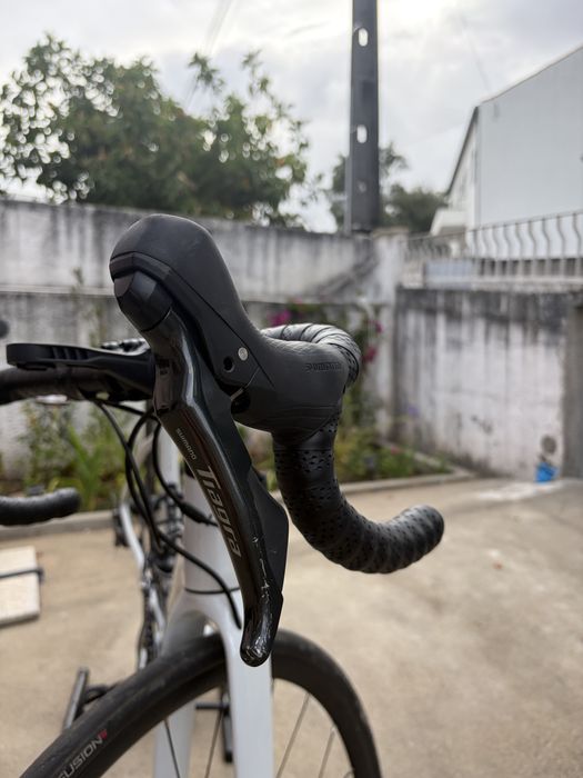 Van Rysel EDR AF Shimano Tiagra (2x10) - Travões disco hidráulico (sem pedais)
