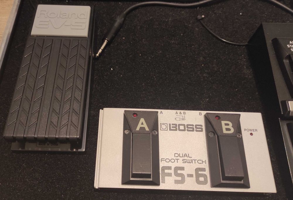 Zestaw: Boss RC-300 Loop station + FS-6 + Roland EV-5