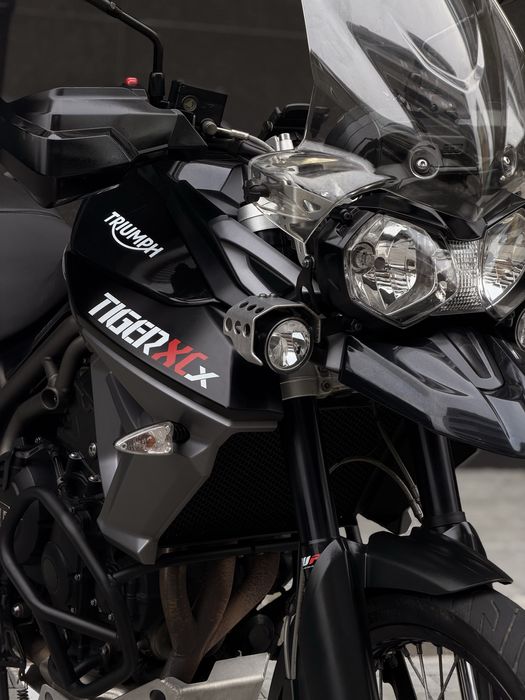 TRIUMPH TIGER 800 XCX - Full Extras!