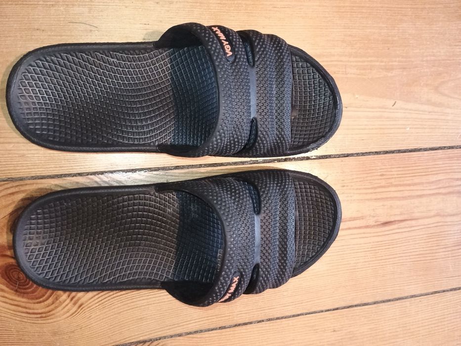 Kapcie basenowe roz 34