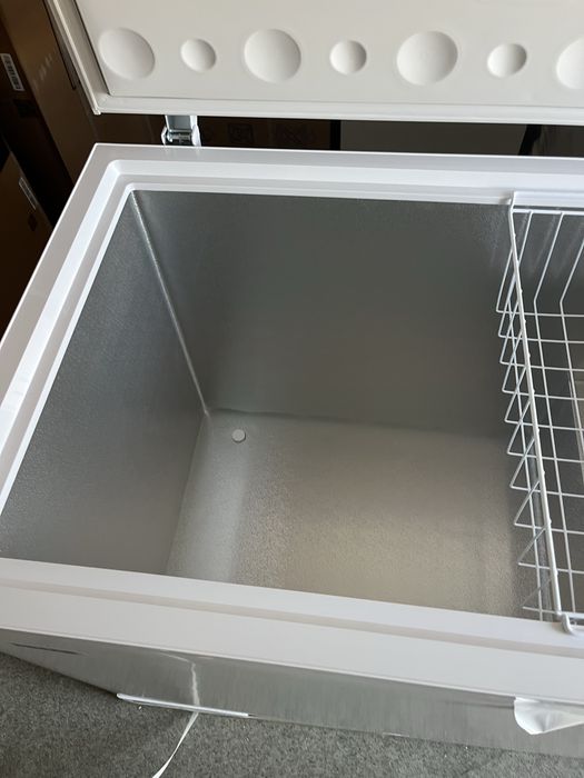 Продам морозильную камеру
