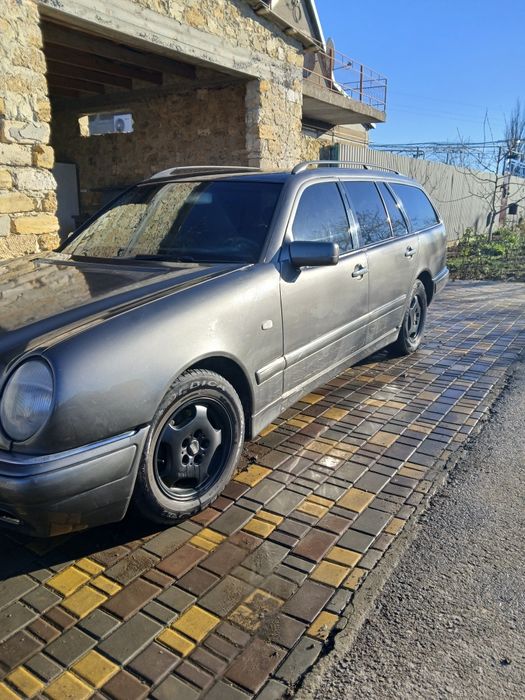 Продаю MERCEDES-BENZ e 220 CDI или обмен БУС