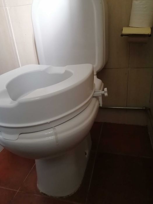 Assento sanitário elevatório /Base de sanita
